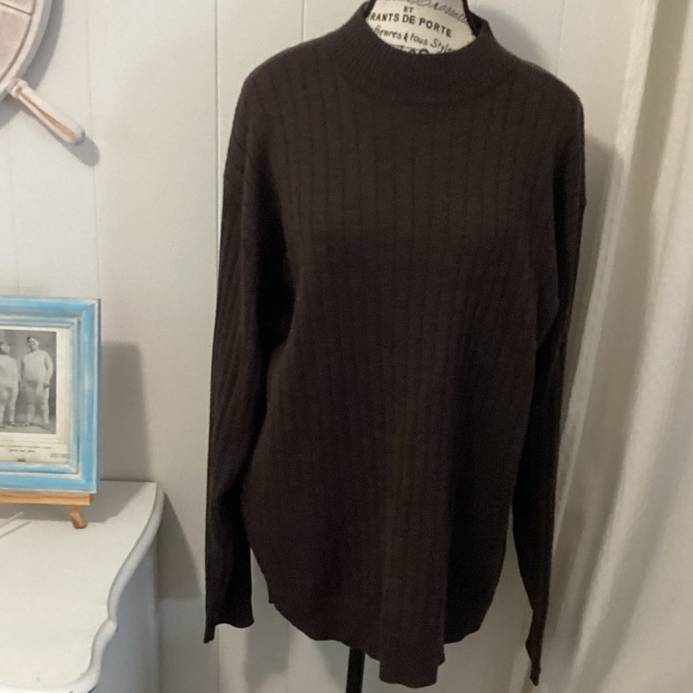 Men's Classic Brown Turtleneck Sweater NWT
